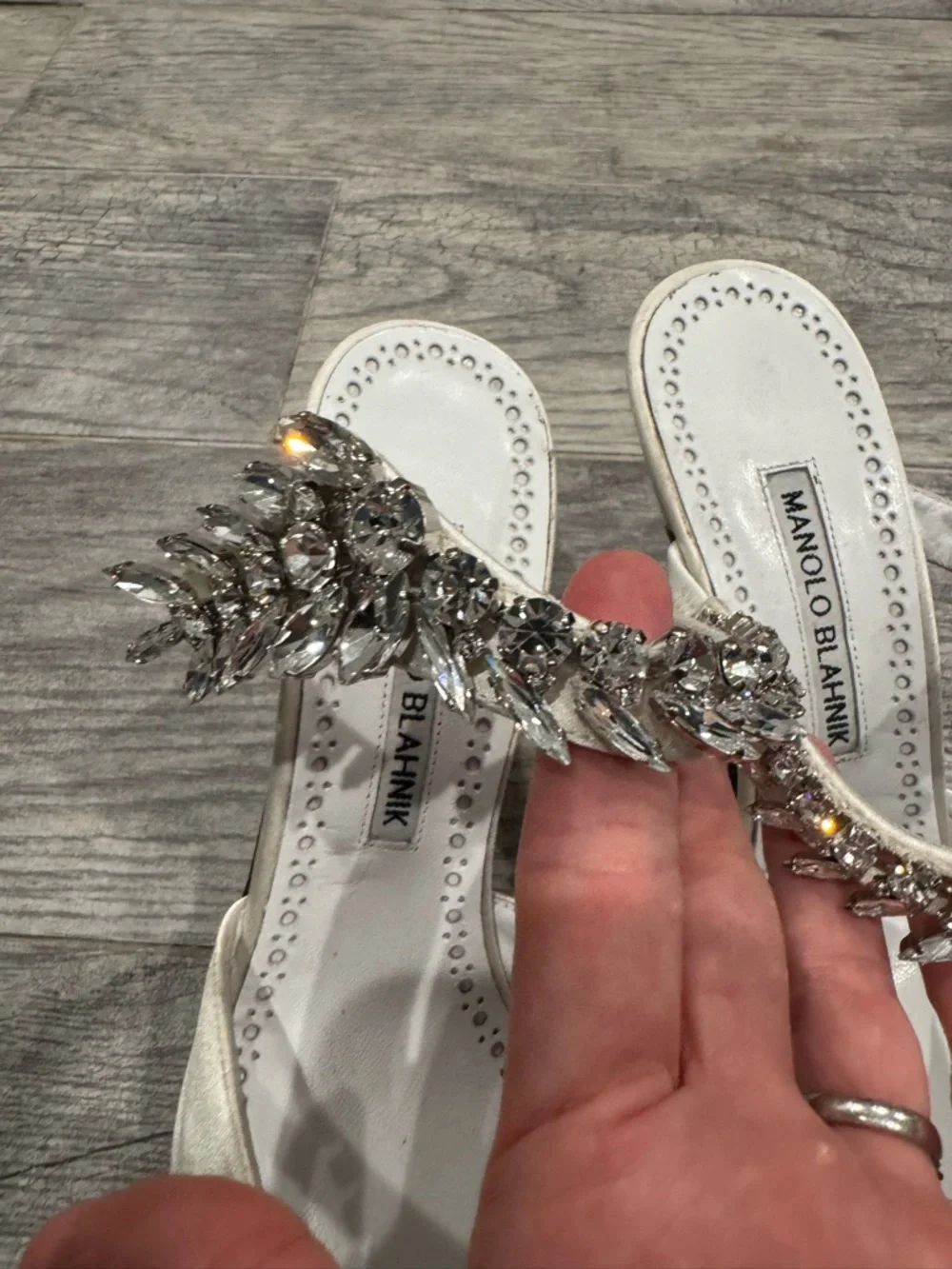 Manolo Blahnik White Lurum 90 crystal-embellished satin mules - Picture 6 of 15